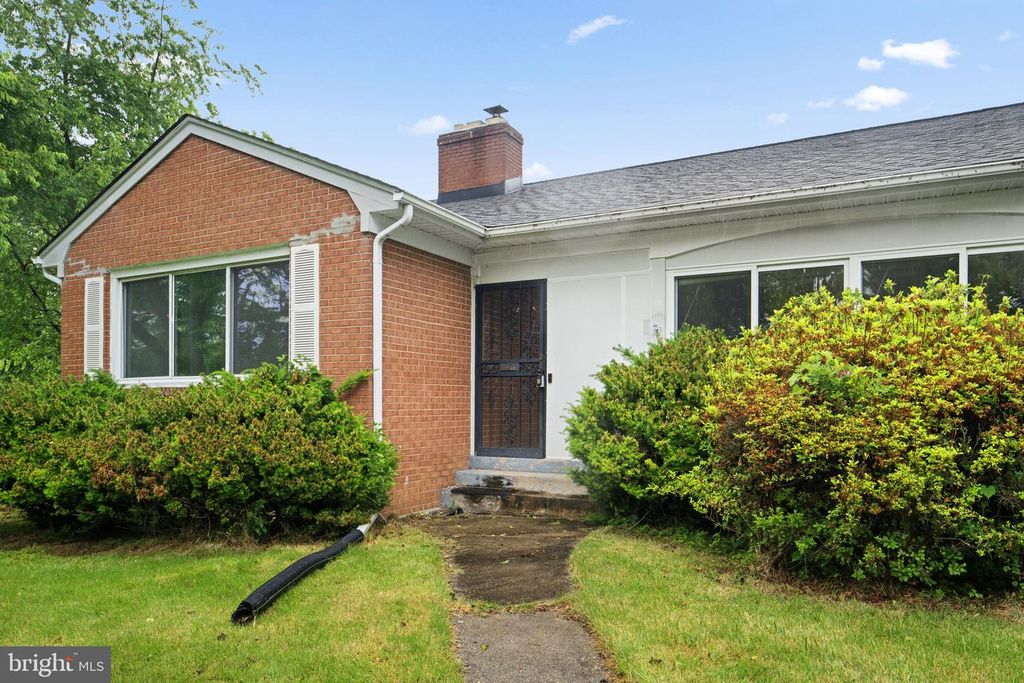 Image 2 of property listing at 7293 BROWNS BRIDGE RD, Fulton, MD 20759