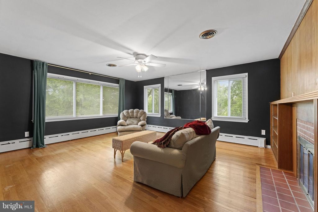 Image 6 of property listing at 7293 BROWNS BRIDGE RD, Fulton, MD 20759