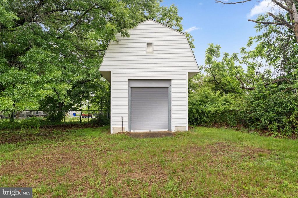 Image 82 of property listing at 7293 BROWNS BRIDGE RD, Fulton, MD 20759