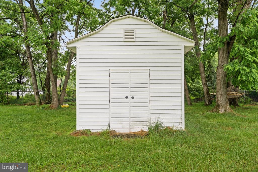 Image 84 of property listing at 7293 BROWNS BRIDGE RD, Fulton, MD 20759