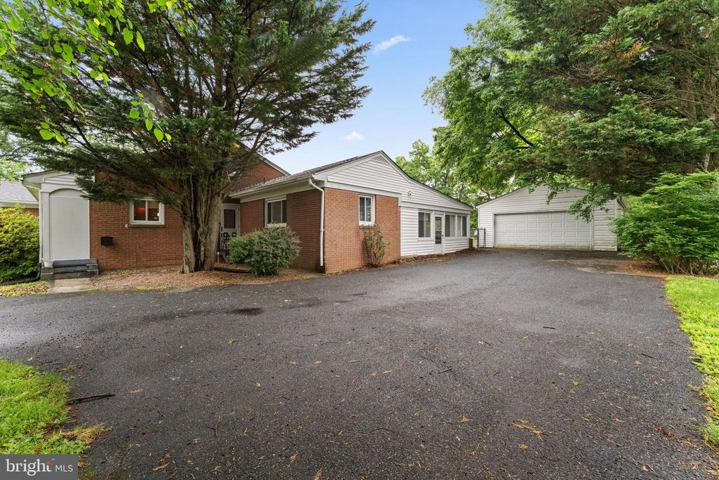 Image 89 of property listing at 7293 BROWNS BRIDGE RD, Fulton, MD 20759
