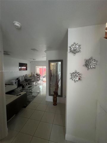 8743 NW 106th Ln 8743, Hialeah Gardens, FL 33018