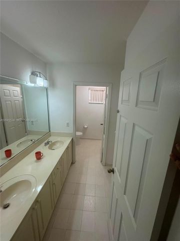 8743 NW 106th Ln 8743, Hialeah Gardens, FL 33018