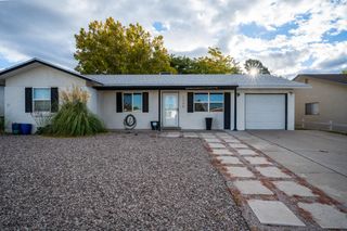 1236 Hupmobile Drive NE, Albuquerque, NM 87112