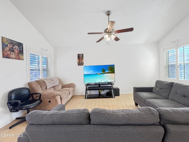 6121 CAROLE JESCHKE Court, El Paso, TX 79924