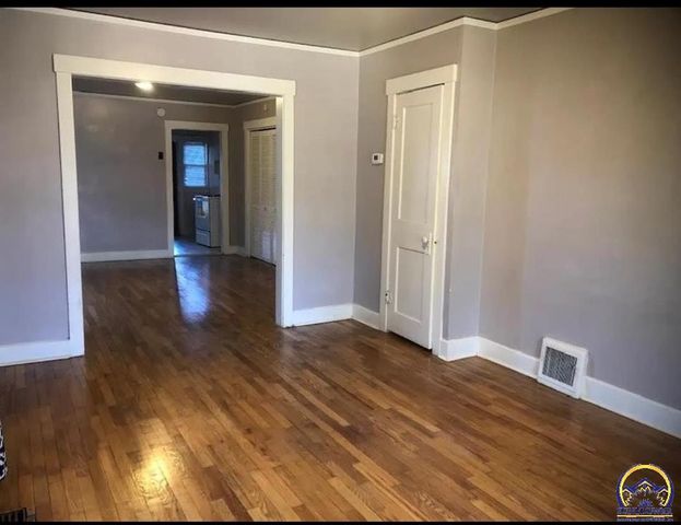1116 SW Taylor ST, Topeka, KS 66612