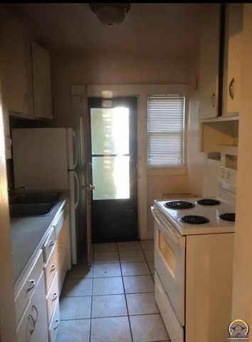 1116 SW Taylor ST, Topeka, KS 66612
