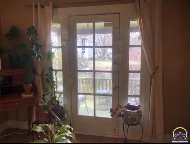 1116 SW Taylor ST, Topeka, KS 66612