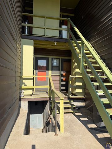 1116 SW Taylor ST, Topeka, KS 66612