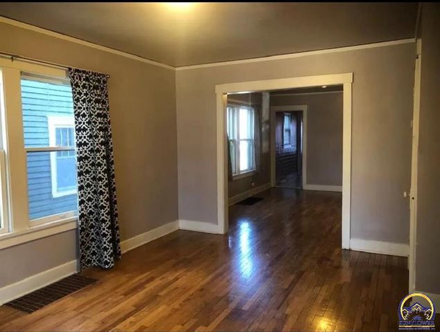 1116 SW Taylor ST, Topeka, KS 66612