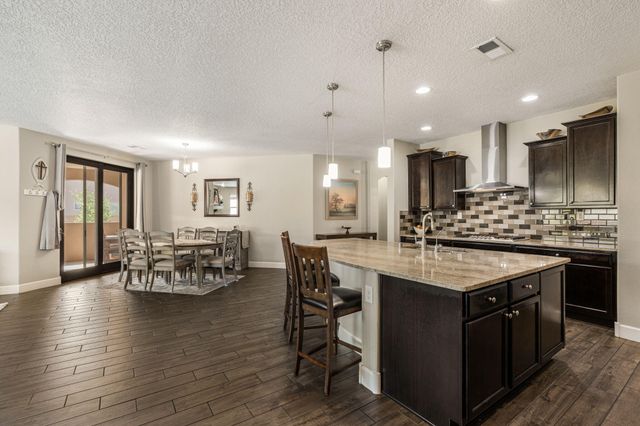 5625 Pikes Peak Loop NE, Rio Rancho, NM 87144