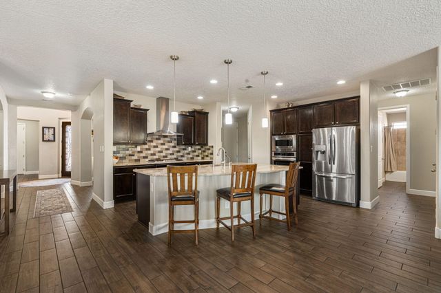 5625 Pikes Peak Loop NE, Rio Rancho, NM 87144