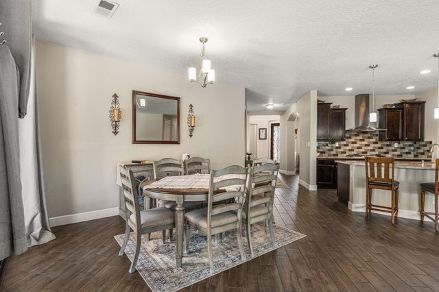 5625 Pikes Peak Loop NE, Rio Rancho, NM 87144