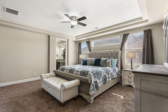 5625 Pikes Peak Loop NE, Rio Rancho, NM 87144