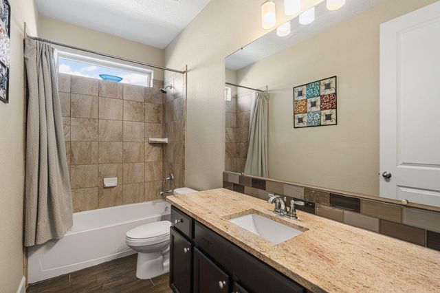 5625 Pikes Peak Loop NE, Rio Rancho, NM 87144