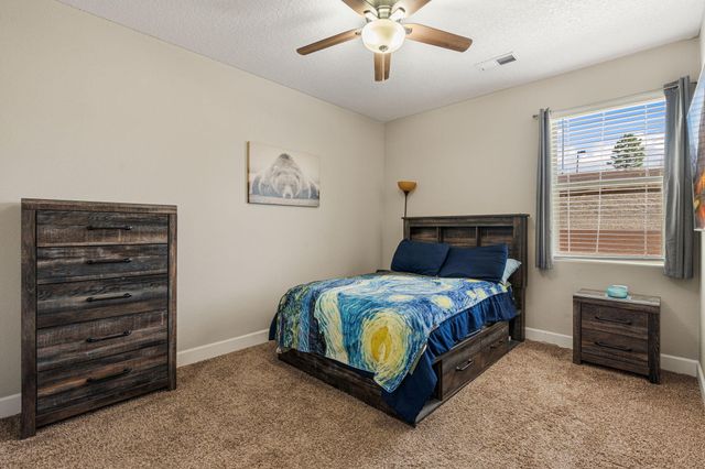 5625 Pikes Peak Loop NE, Rio Rancho, NM 87144