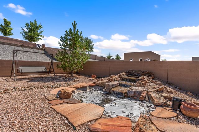 5625 Pikes Peak Loop NE, Rio Rancho, NM 87144