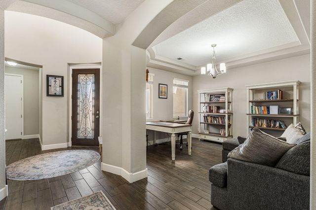 5625 Pikes Peak Loop NE, Rio Rancho, NM 87144