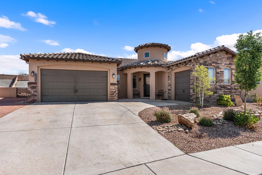 5625 Pikes Peak Loop NE, Rio Rancho, NM 87144