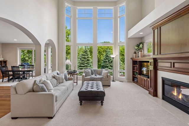 3667 Lerive Way, Chaska, MN 55318