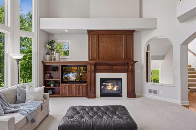 3667 Lerive Way, Chaska, MN 55318
