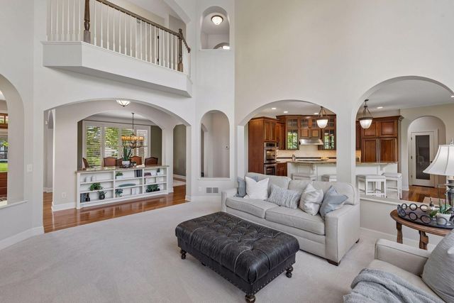 3667 Lerive Way, Chaska, MN 55318