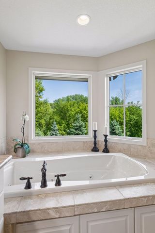 3667 Lerive Way, Chaska, MN 55318