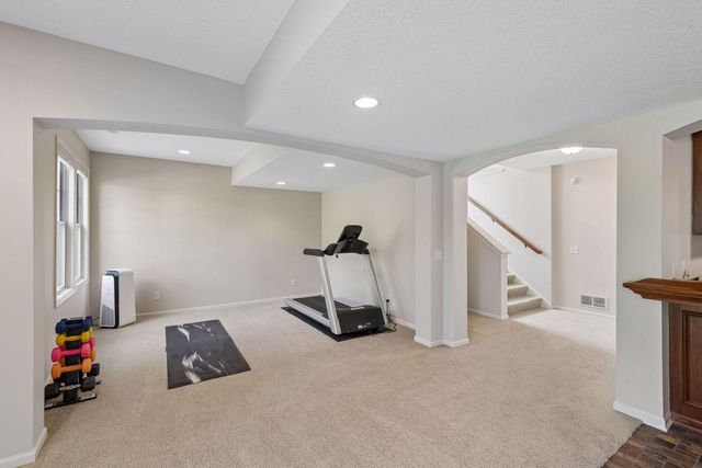 3667 Lerive Way, Chaska, MN 55318