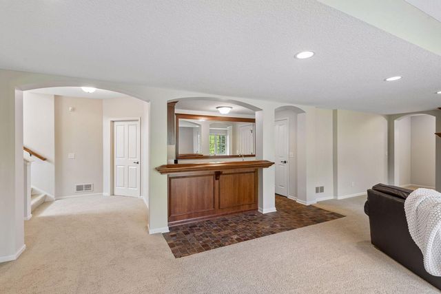 3667 Lerive Way, Chaska, MN 55318