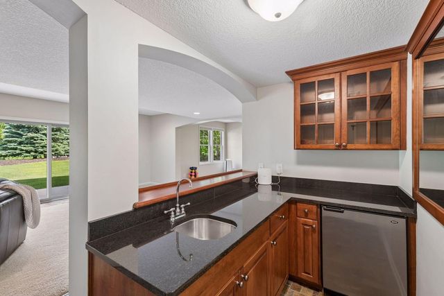 3667 Lerive Way, Chaska, MN 55318