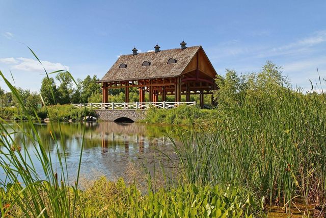 3667 Lerive Way, Chaska, MN 55318