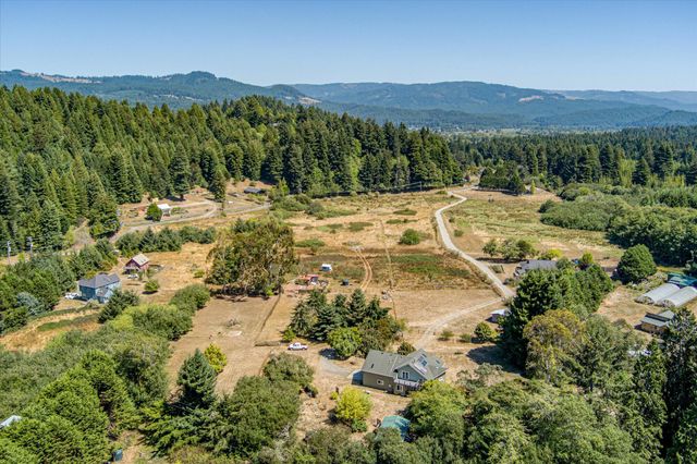 221 Russell Lane, Arcata, CA 95521