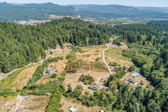 221 Russell Lane, Arcata, CA 95521