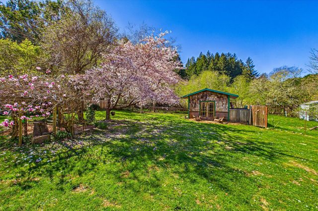 221 Russell Lane, Arcata, CA 95521