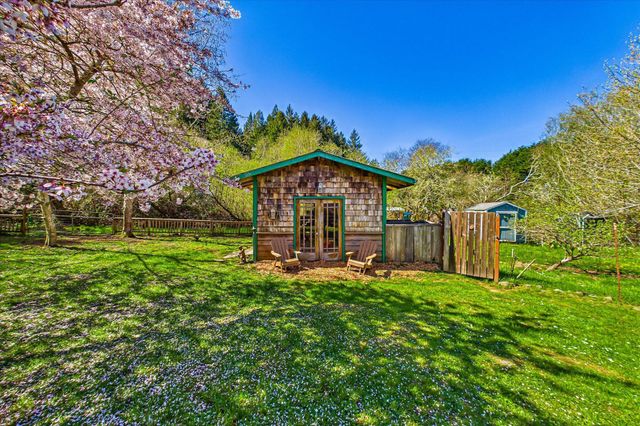 221 Russell Lane, Arcata, CA 95521