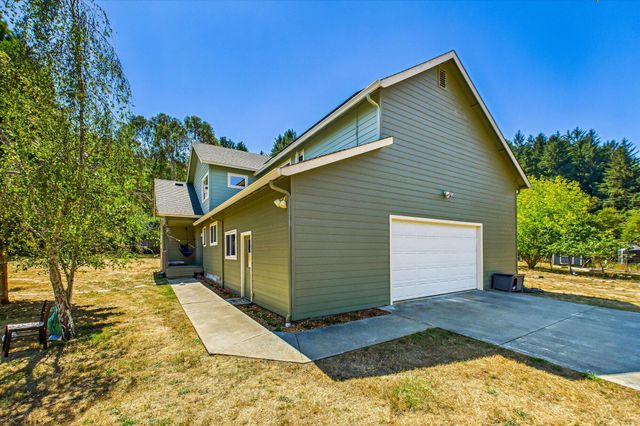 221 Russell Lane, Arcata, CA 95521