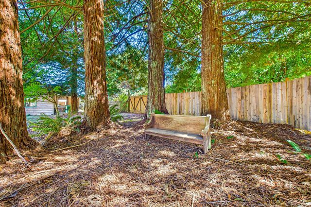 221 Russell Lane, Arcata, CA 95521