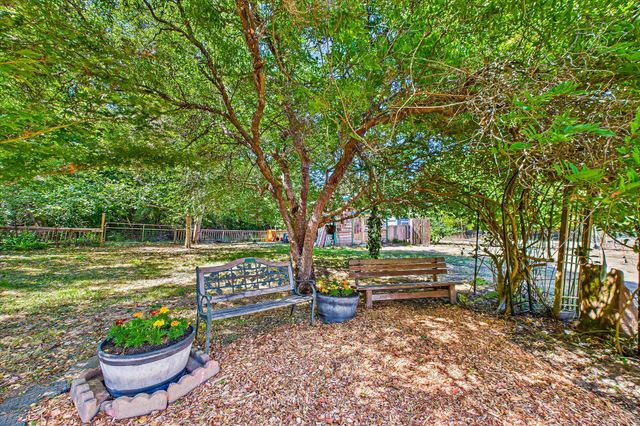 221 Russell Lane, Arcata, CA 95521