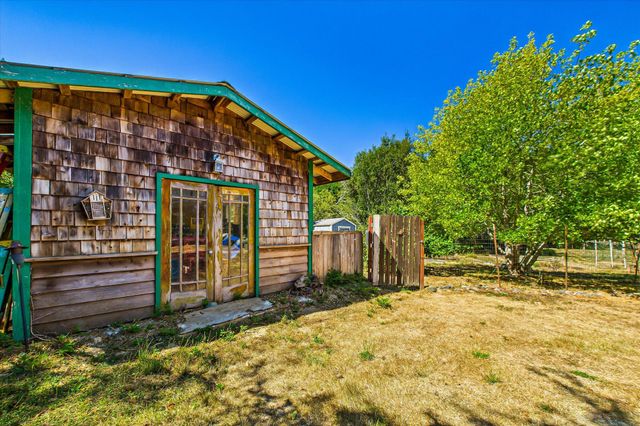 221 Russell Lane, Arcata, CA 95521