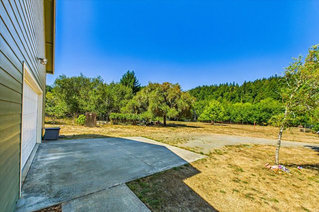 221 Russell Lane, Arcata, CA 95521