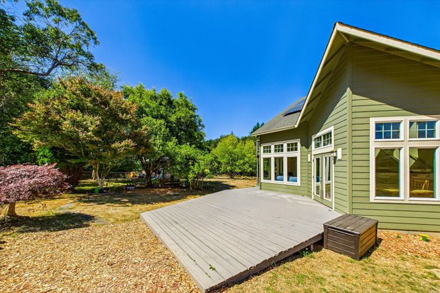 221 Russell Lane, Arcata, CA 95521