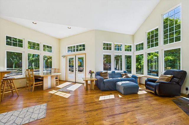 221 Russell Lane, Arcata, CA 95521