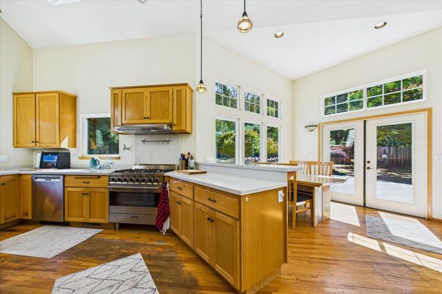 221 Russell Lane, Arcata, CA 95521