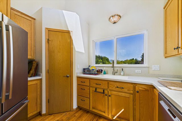 221 Russell Lane, Arcata, CA 95521