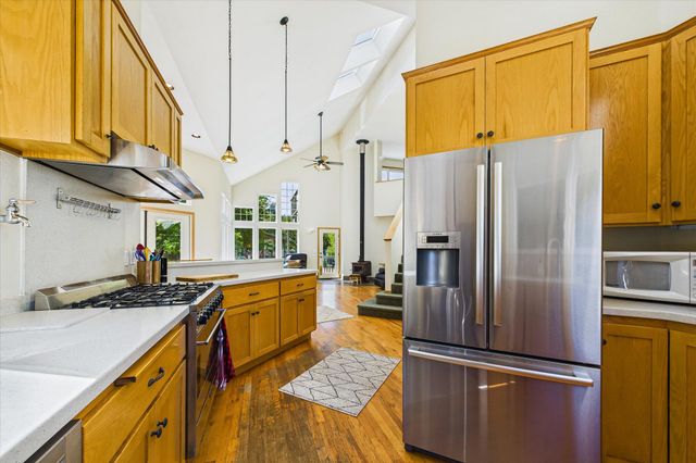 221 Russell Lane, Arcata, CA 95521