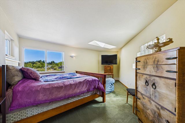 221 Russell Lane, Arcata, CA 95521