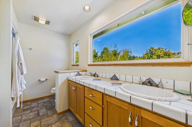 221 Russell Lane, Arcata, CA 95521