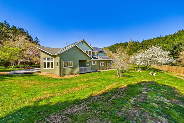 221 Russell Lane, Arcata, CA 95521