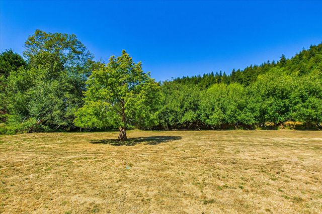 221 Russell Lane, Arcata, CA 95521