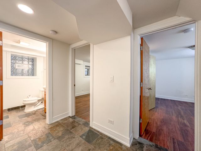 2835 N Damen Avenue 1R, Chicago, IL 60618